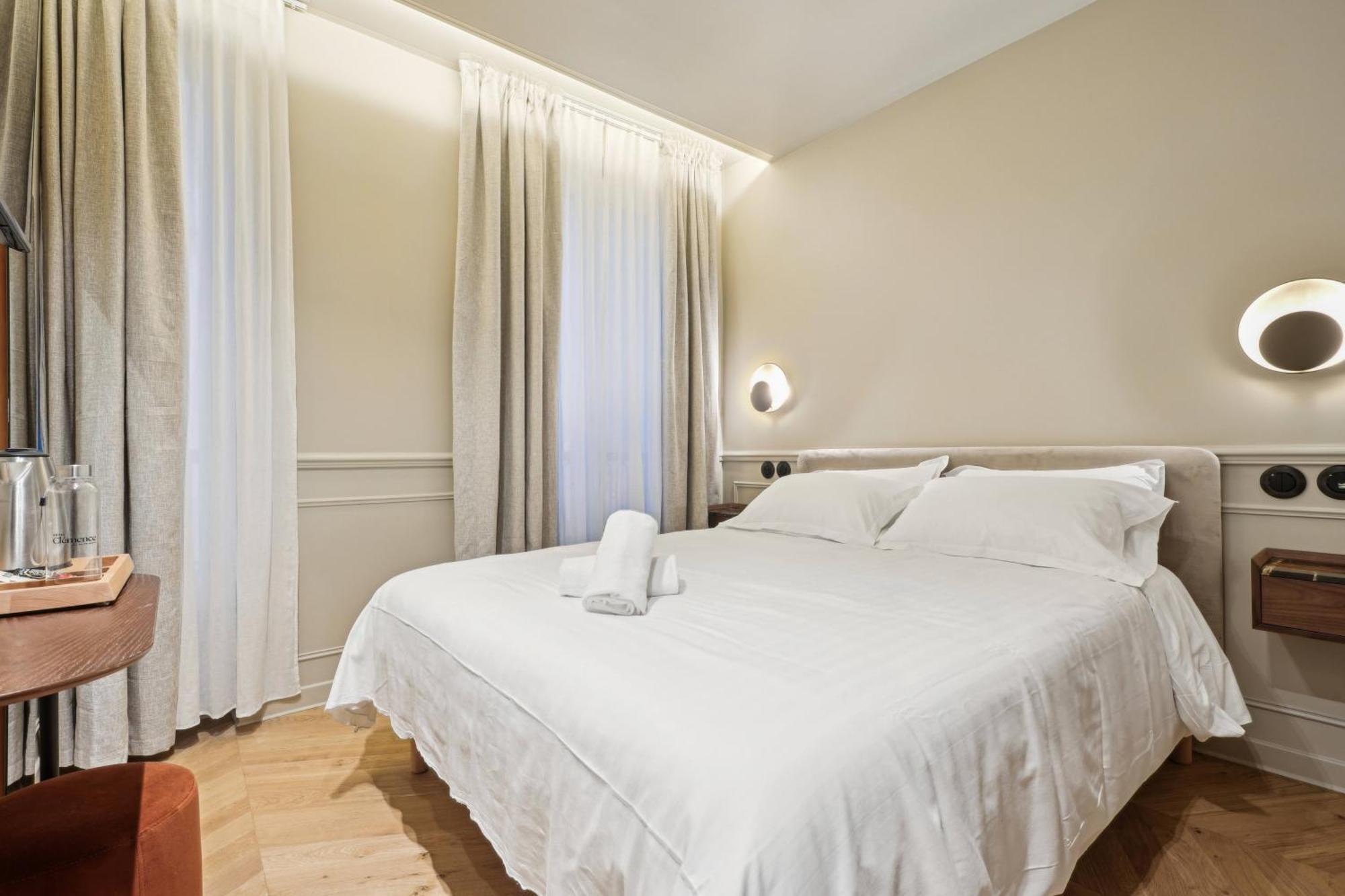 Hotel Clemence Paris Exterior photo